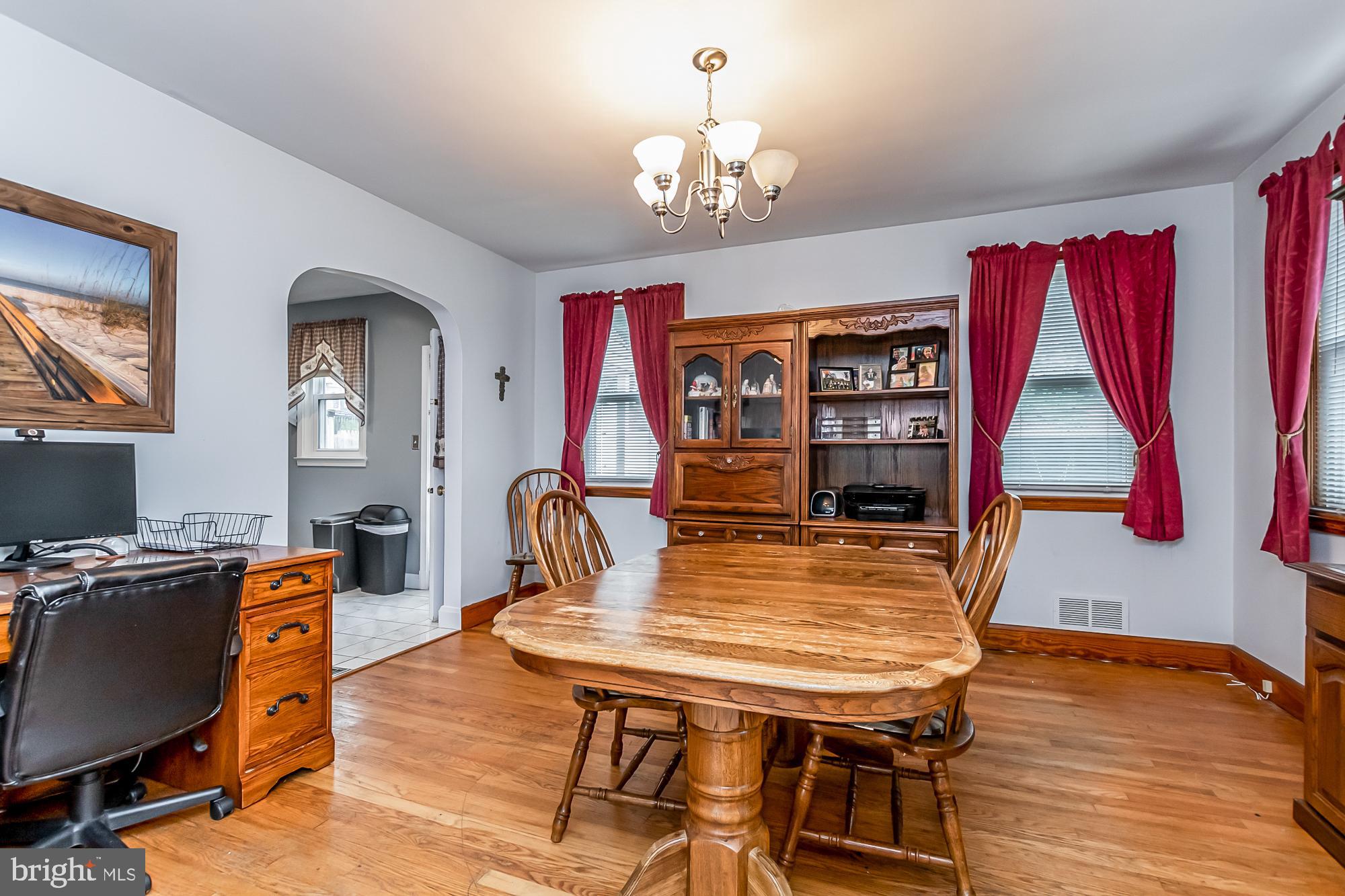 2902 Willoughby Road Baltimore, MD 21234 - Photo 8 of 35 Dining Room