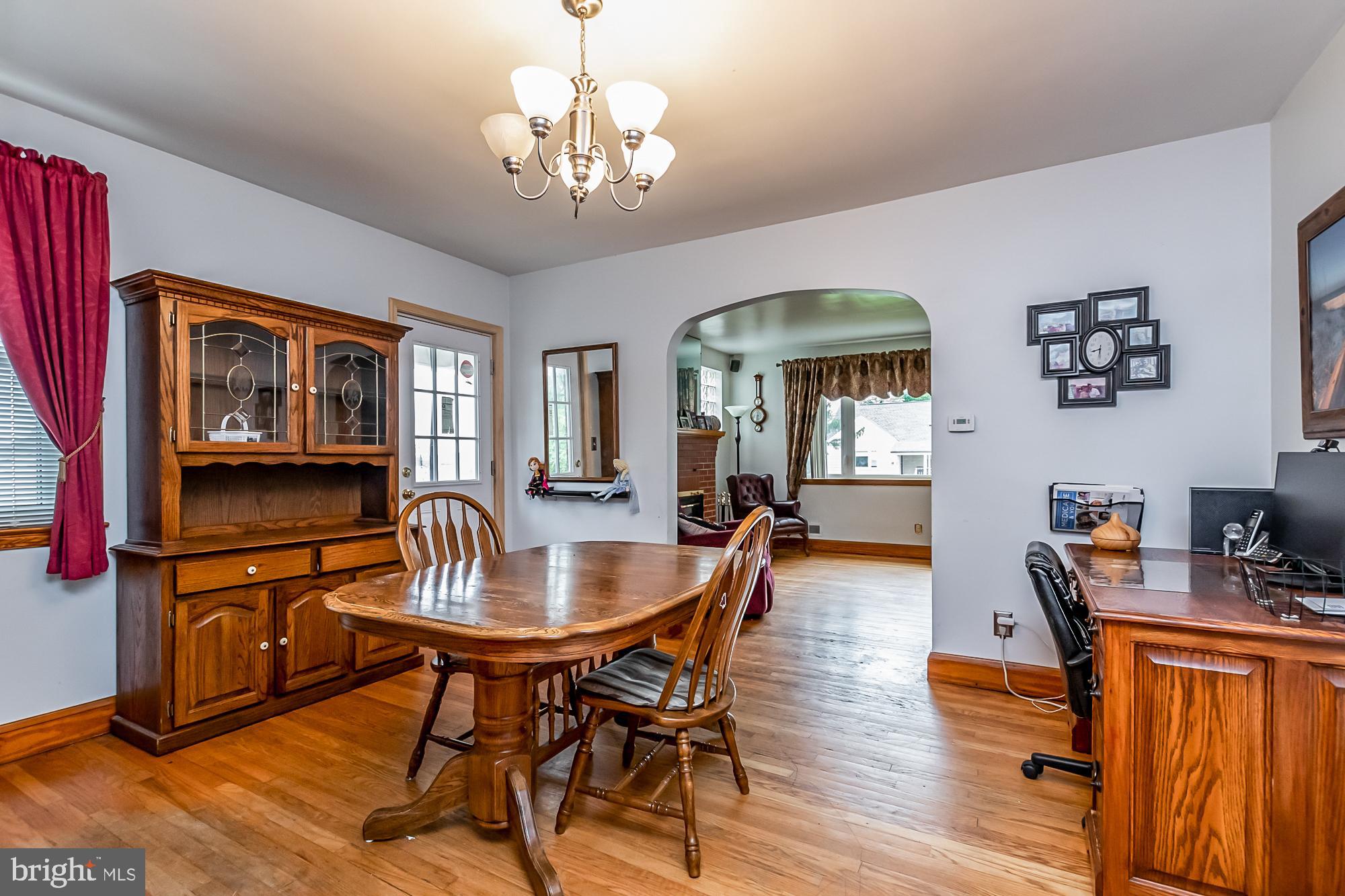 2902 Willoughby Road Baltimore, MD 21234 - Photo 9 of 35 Dining Room