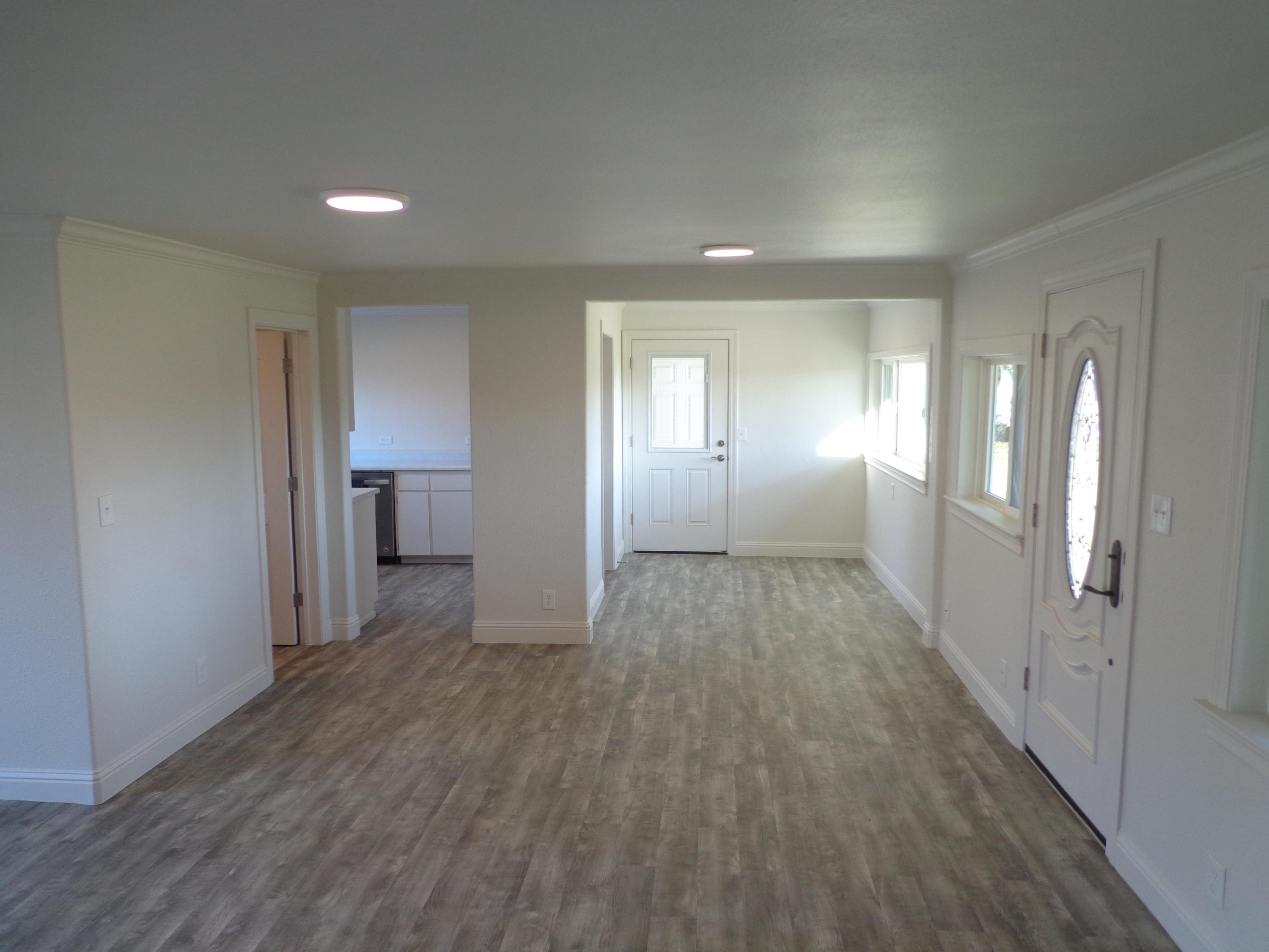 19916 Loop Street Anderson, CA 96007 - Photo 16 of 35 15 Living Room