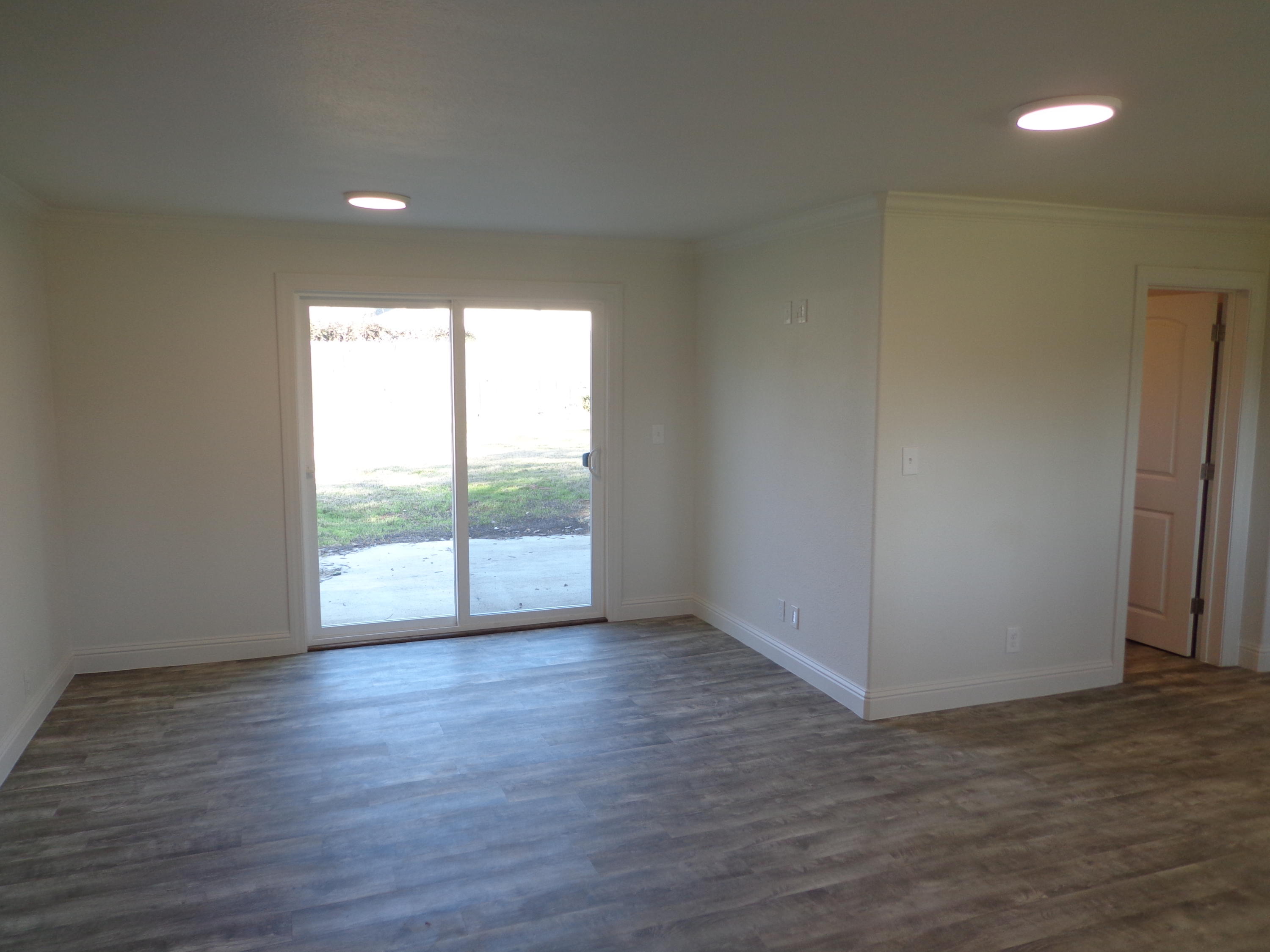 19916 Loop Street Anderson, CA 96007 - Photo 17 of 35 16 Living Room