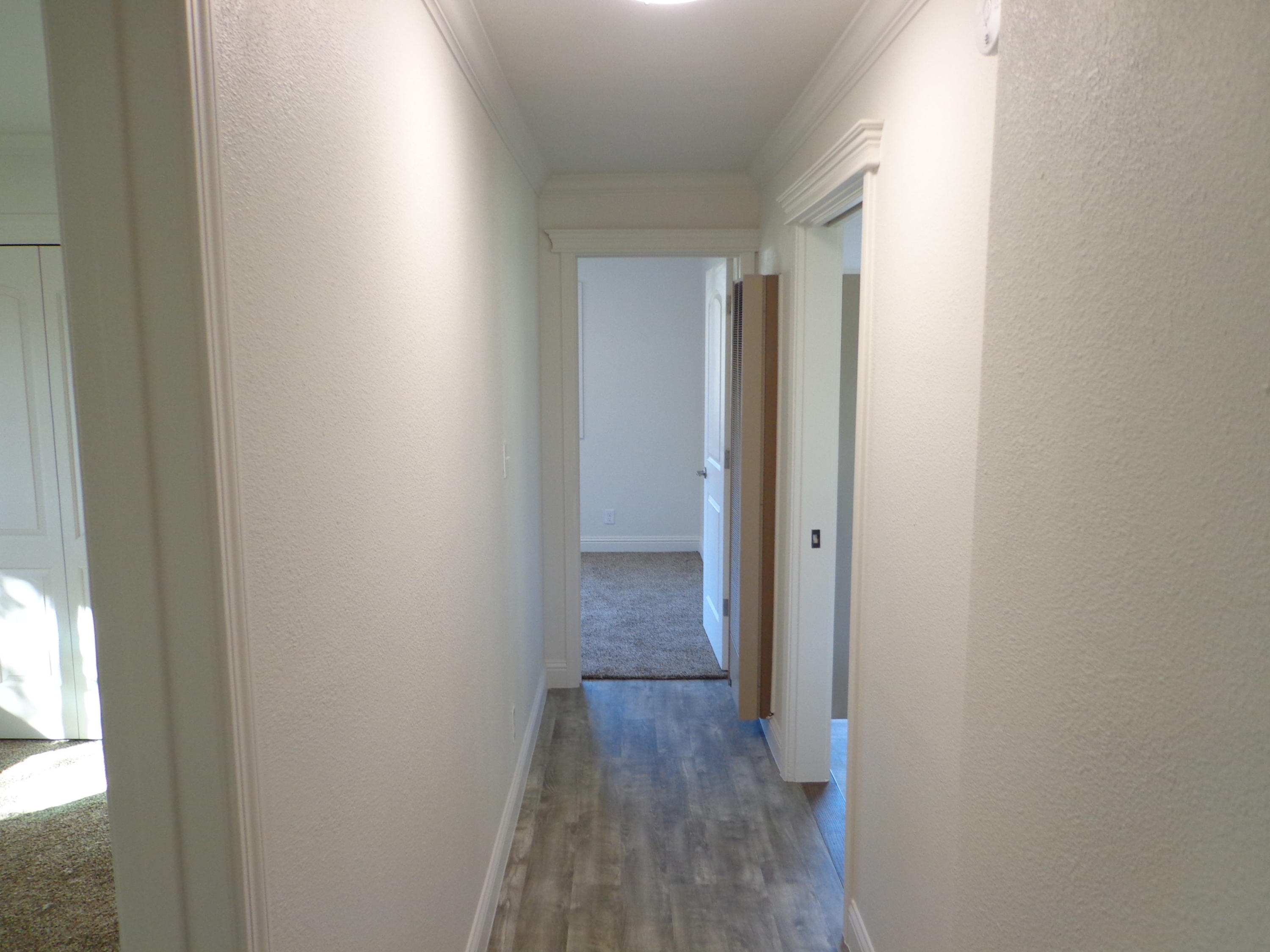 19916 Loop Street Anderson, CA 96007 - Photo 29 of 35 28 Hallway