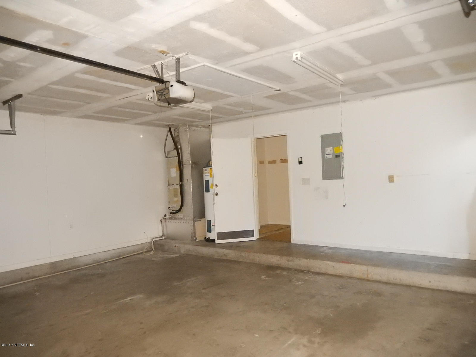 3573 Lawrence Road Orange Park, FL 32073 - Photo 34 of 40 garage - view 2