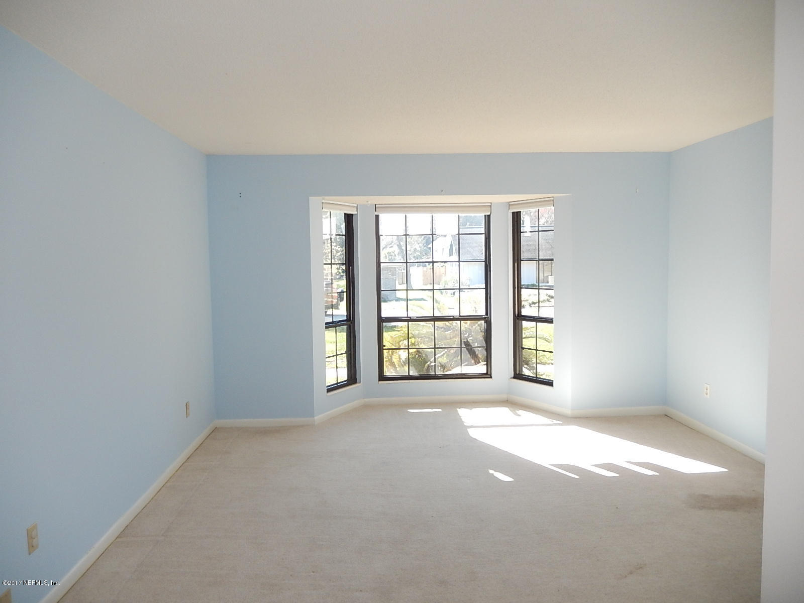 3573 Lawrence Road Orange Park, FL 32073 - Photo 10 of 40 living room