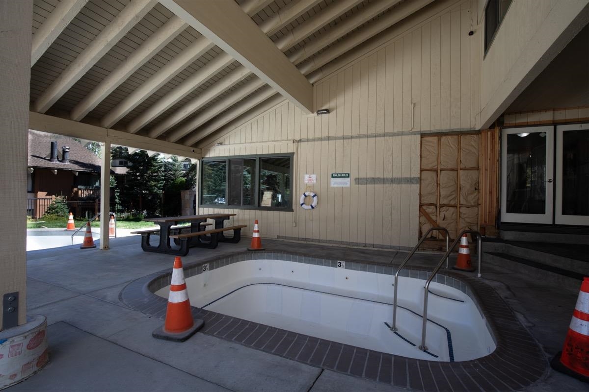 25 Lee Road, Unit 111 Mammoth Lakes, CA 93546 - Photo 28 of 32 a outdoor space with sitting area