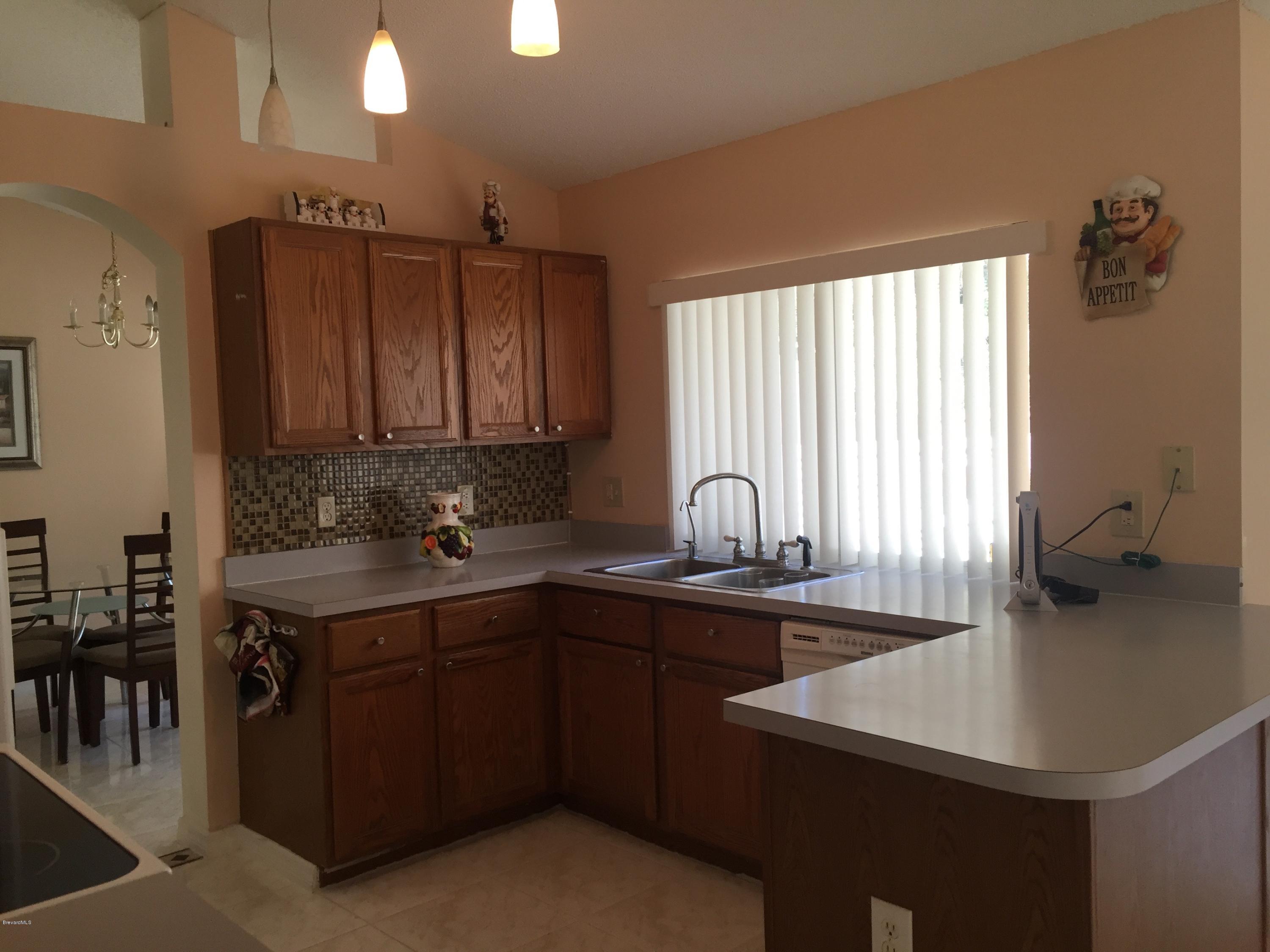 1095 Savery Road Palm Bay, FL 32908 - Photo 2 of 24 Kitchen