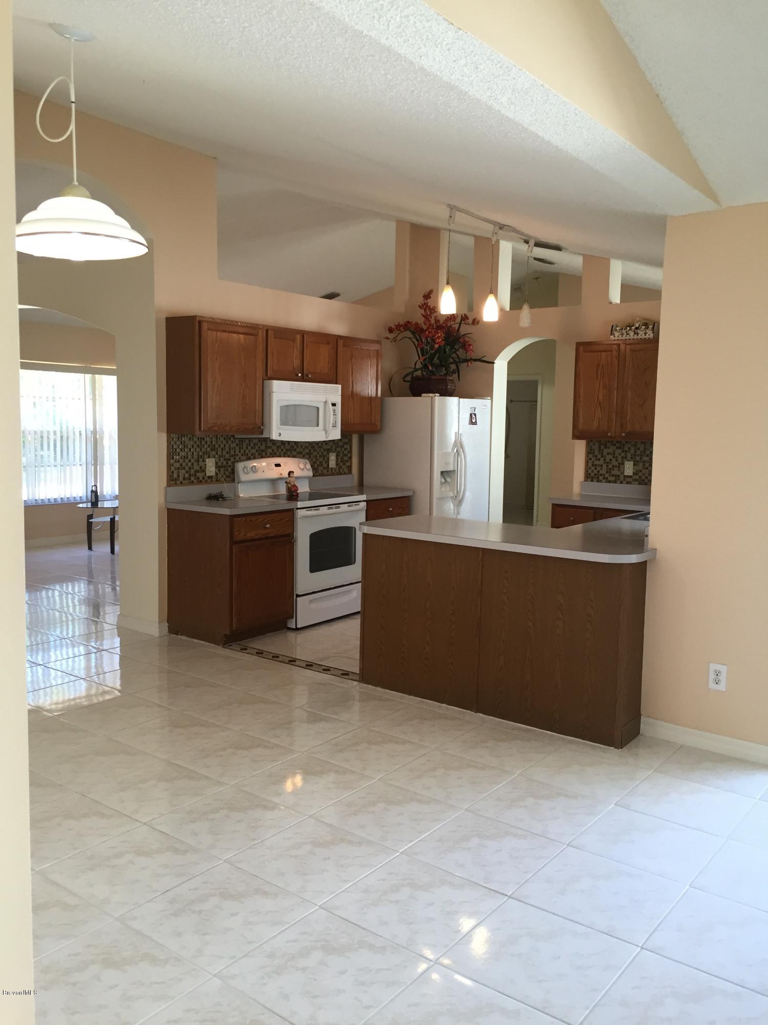 1095 Savery Road Palm Bay, FL 32908 - Photo 3 of 24 Kitchen