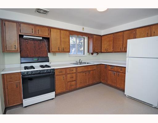 28 Newton Road Braddock Hills, PA 15221 - Photo 7 of 11 Kitchen.