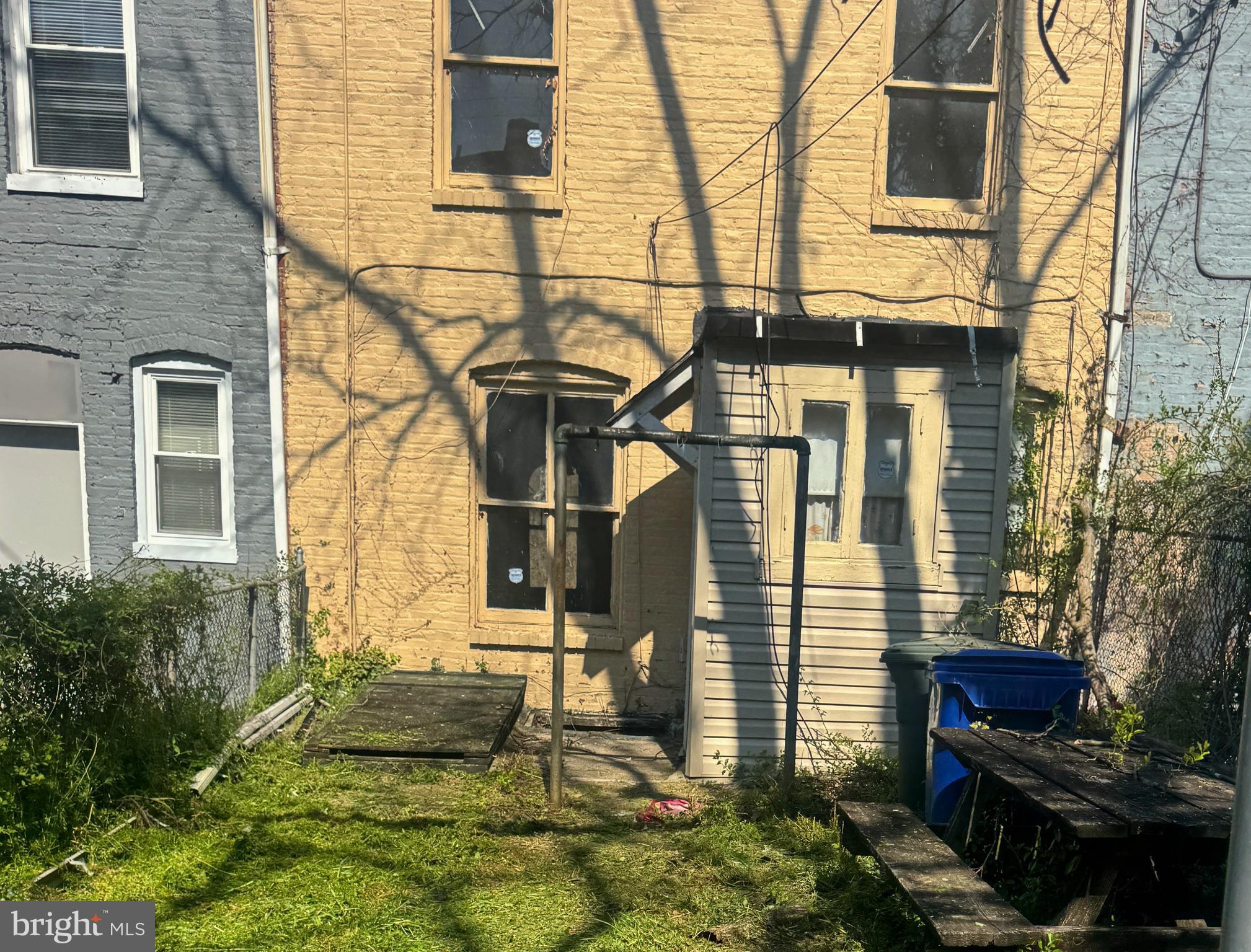 3012 Kentucky Avenue Baltimore, MD 21213 - Photo 20 of 20 front view of a house with a yard