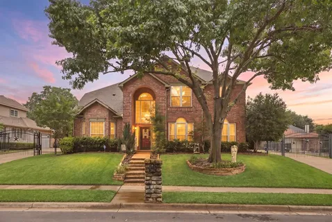 $675,000 | 7612 Oak Knoll Drive, North Richland Hills, TX 76182
