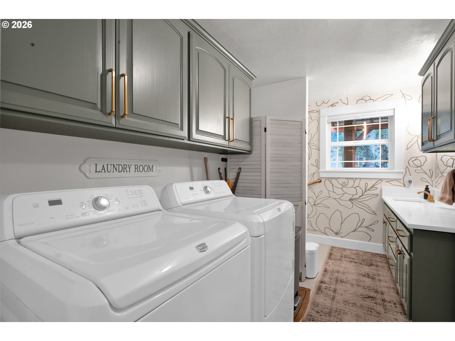 91606 Coburg Road Eugene, OR 97408 - Photo 11 of 30 a utility room with dryer and washer