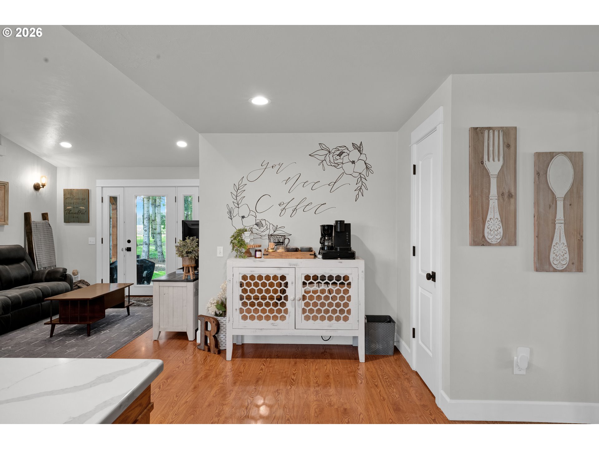 91606 Coburg Road Eugene, OR 97408 - Photo 7 of 30 a view of a livingroom with furniture and window