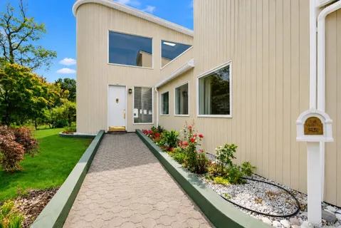 $2,399,000 | 23 Wildwood Lane, Greenvale, NY 11548