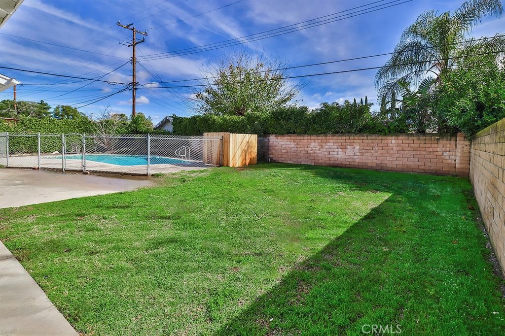 1870 Burch Avenue Simi Valley, CA 93063 - Photo 18 of 22 a view of a backyard with a garden
