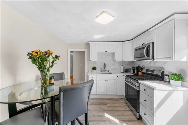 $2,600 | 49 A Massasoit Avenue, Unit 2, Hull, MA 02045