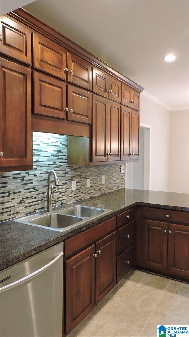 2041 Magnolia Road Leeds, AL 35094 - Photo 11 of 40