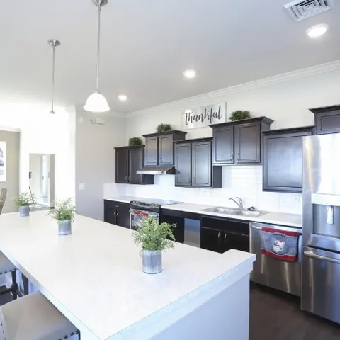 $505 | 620 South Oakland Avenue, Bolivar, MO 65613