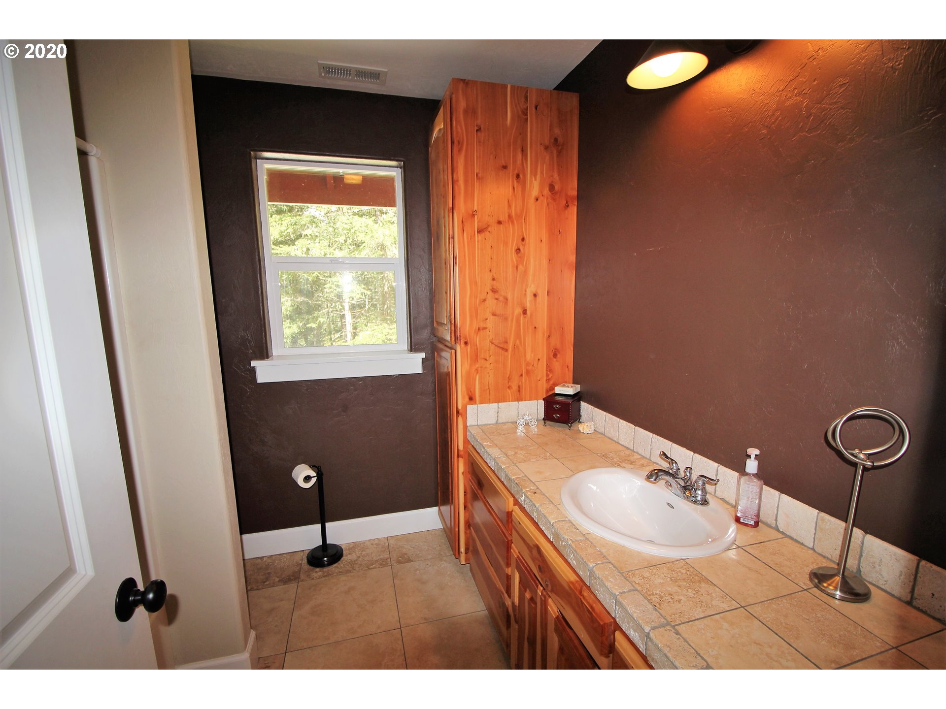460 Hidden Spring Lane Drain, OR 97435 - Photo 23 of 27 Gallery Image 23
