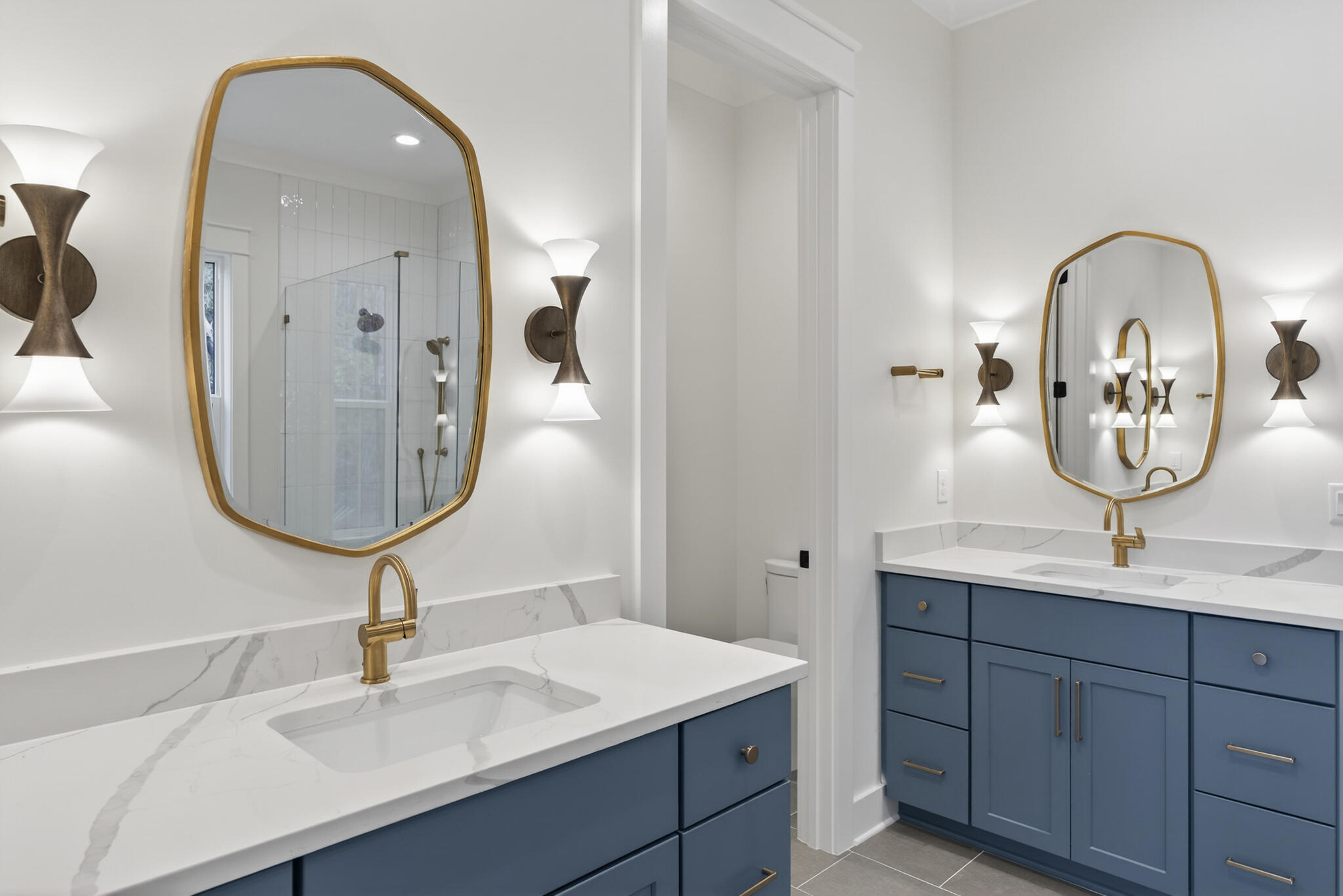 453 Shimmer Circle Freeport, FL 32439 - Photo 23 of 38 a bathroom with a sink and a mirror