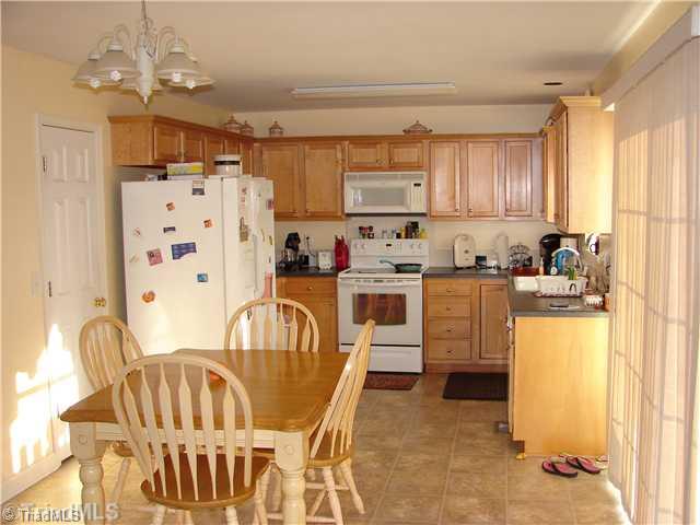 157 Greenfield Road Mocksville, NC 27028 - Photo 4 of 12 Kitchen.