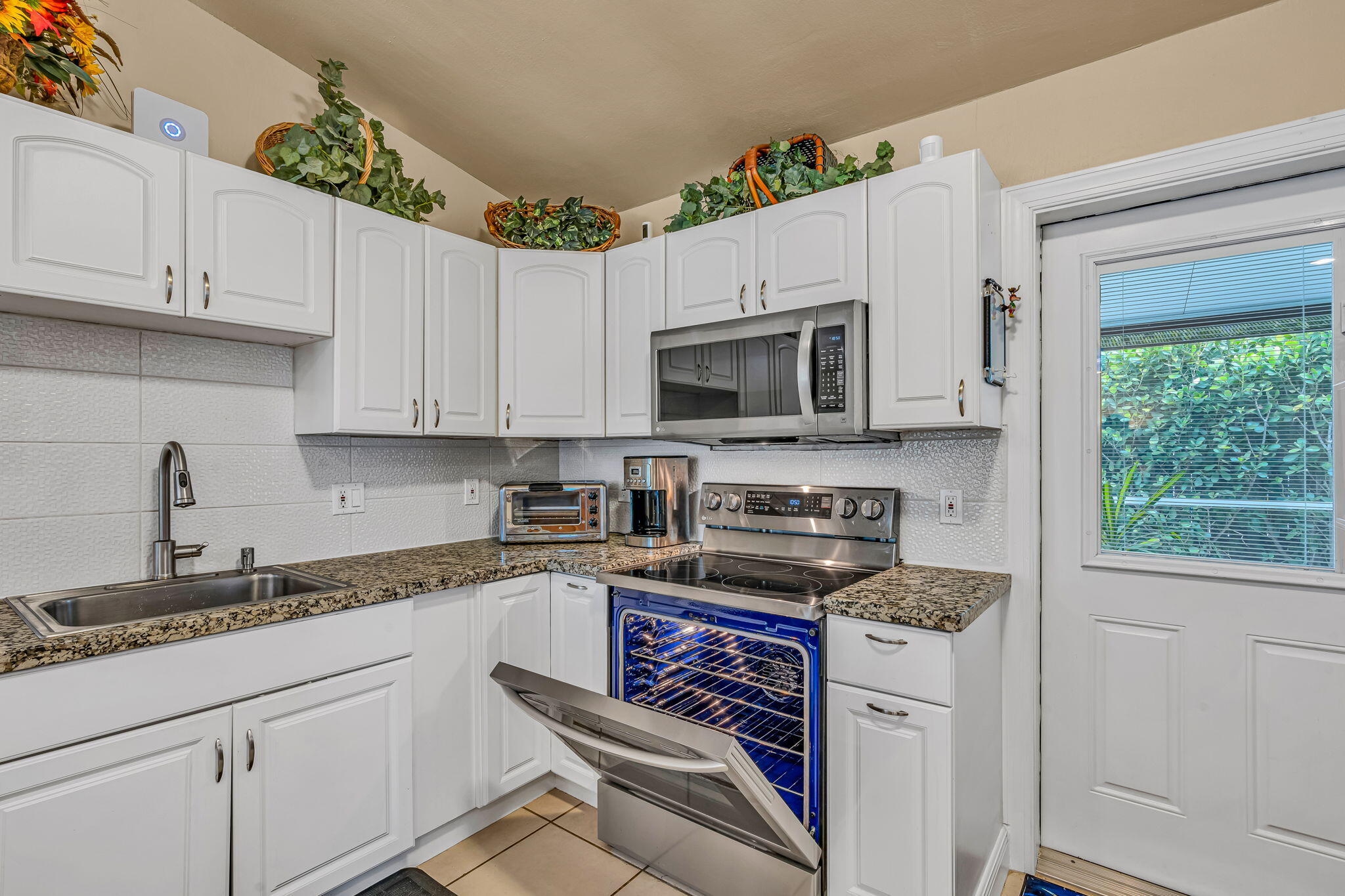 809 La Paloma Road Key Largo, FL 33037 - Photo 11 of 41 10-web-or-mls-809 La Paloma- All Keys Ae