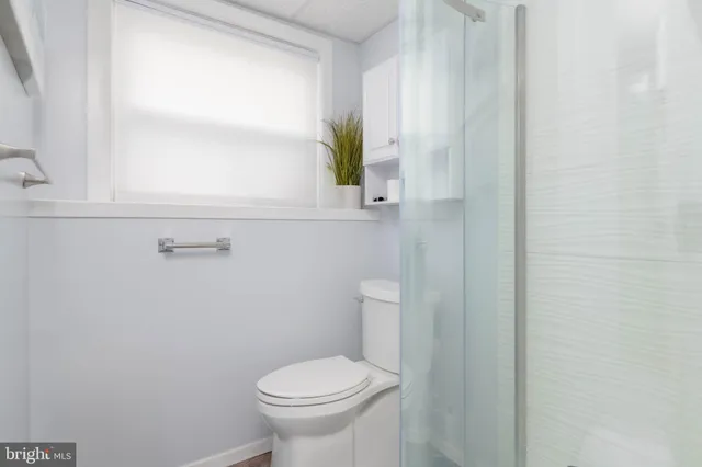 a bathroom with a toilet