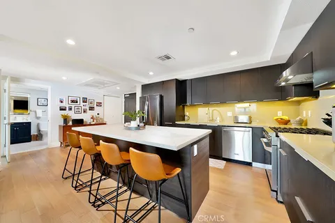 $779,000 | 2939 Leeward Avenue, Unit 516, Los Angeles, CA 90005