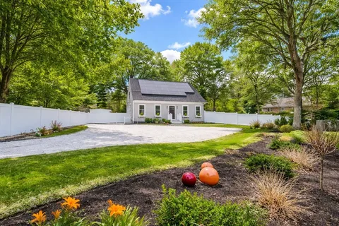 $1,149,000 | 92 Rainbow Avenue, Falmouth, MA 02536