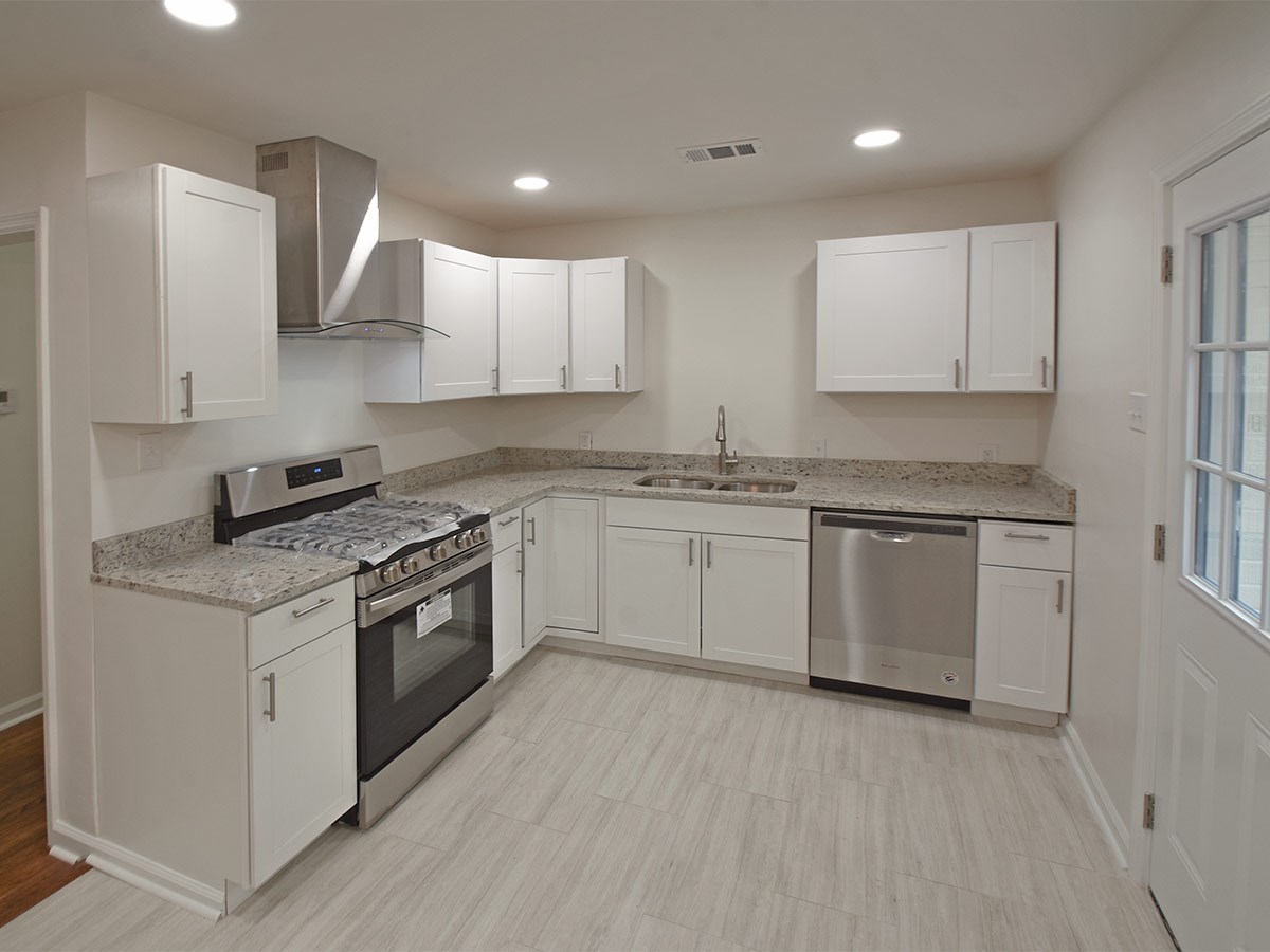 974 South White Station Road Memphis, TN 38117 - Photo 2 of 14 Gallery Image 2