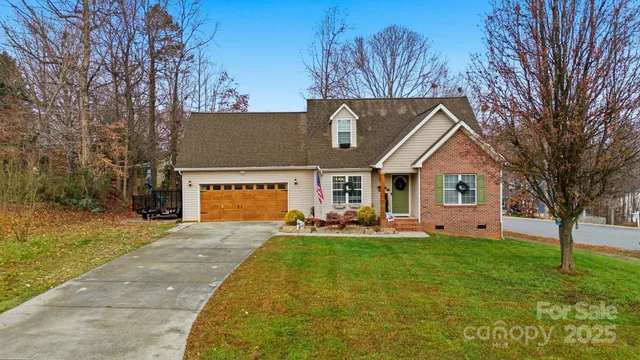 $389,290 | 122 Valley Glen Drive, Troutman, NC 28166