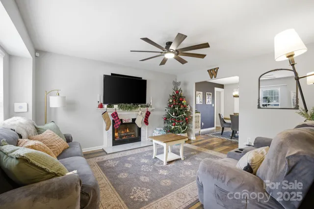 $379,900 | 122 Valley Glen Drive, Troutman, NC 28166