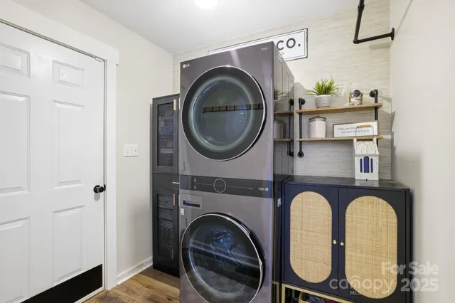 $379,900 | 122 Valley Glen Drive, Troutman, NC 28166