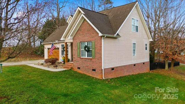 $379,900 | 122 Valley Glen Drive, Troutman, NC 28166