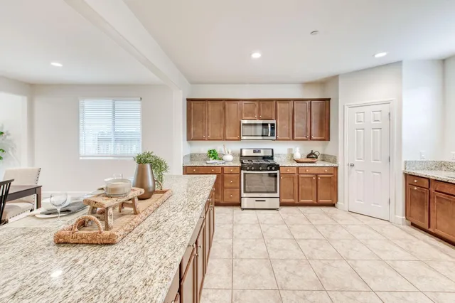 $475,000 | 6702 East Brown Avenue, Fresno, CA 93727