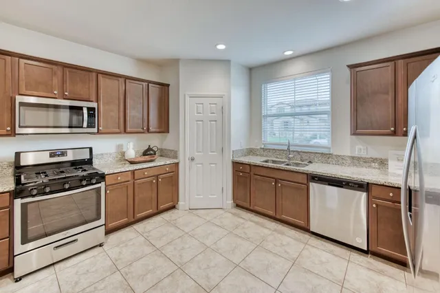 $475,000 | 6702 East Brown Avenue, Fresno, CA 93727