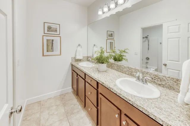 $475,000 | 6702 East Brown Avenue, Fresno, CA 93727