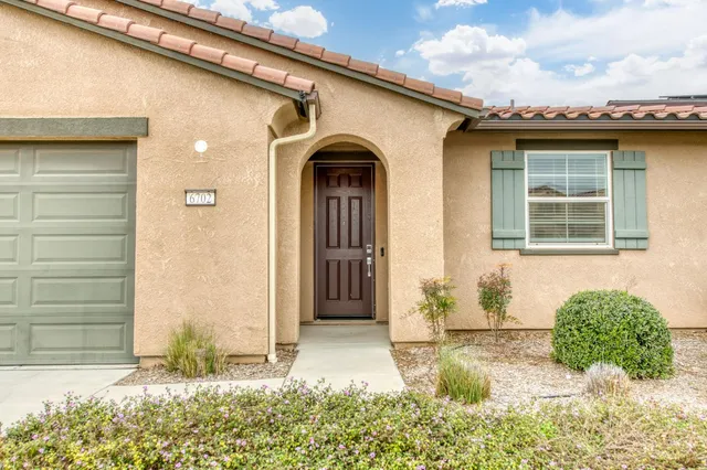 $475,000 | 6702 East Brown Avenue, Fresno, CA 93727