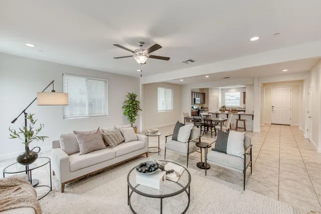 $475,000 | 6702 East Brown Avenue, Fresno, CA 93727