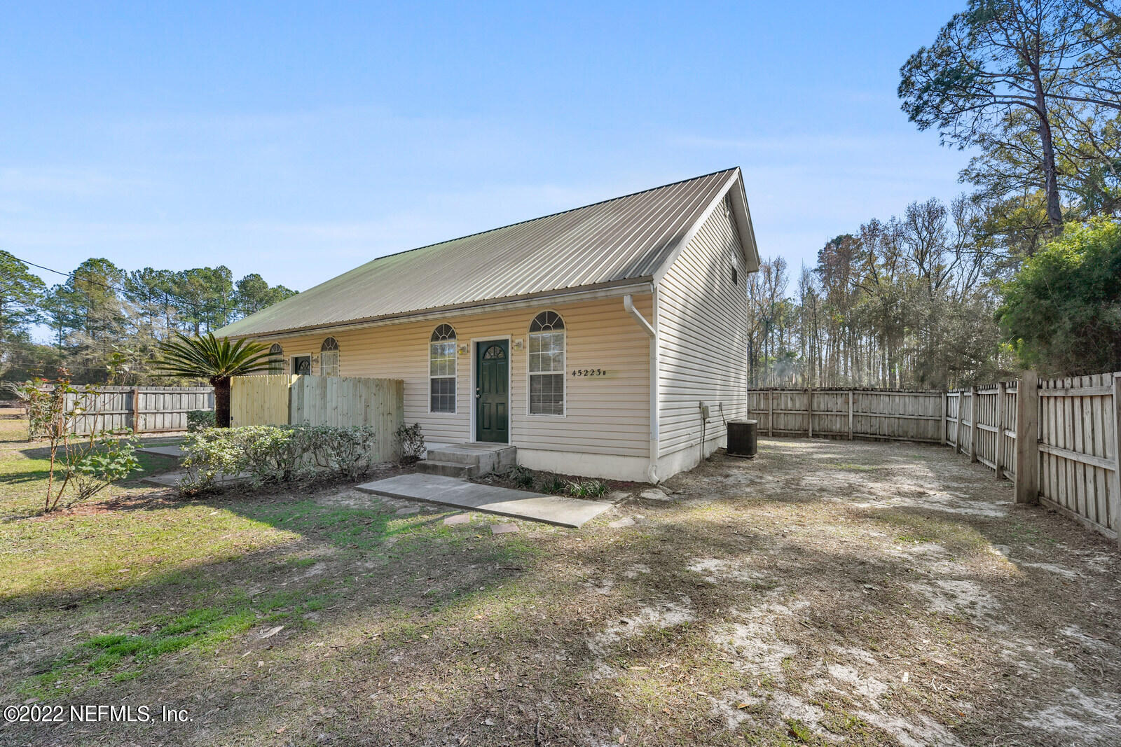 45221 Jones Way Callahan, FL 32011 - Photo 2 of 24 002_1600x1067_mls