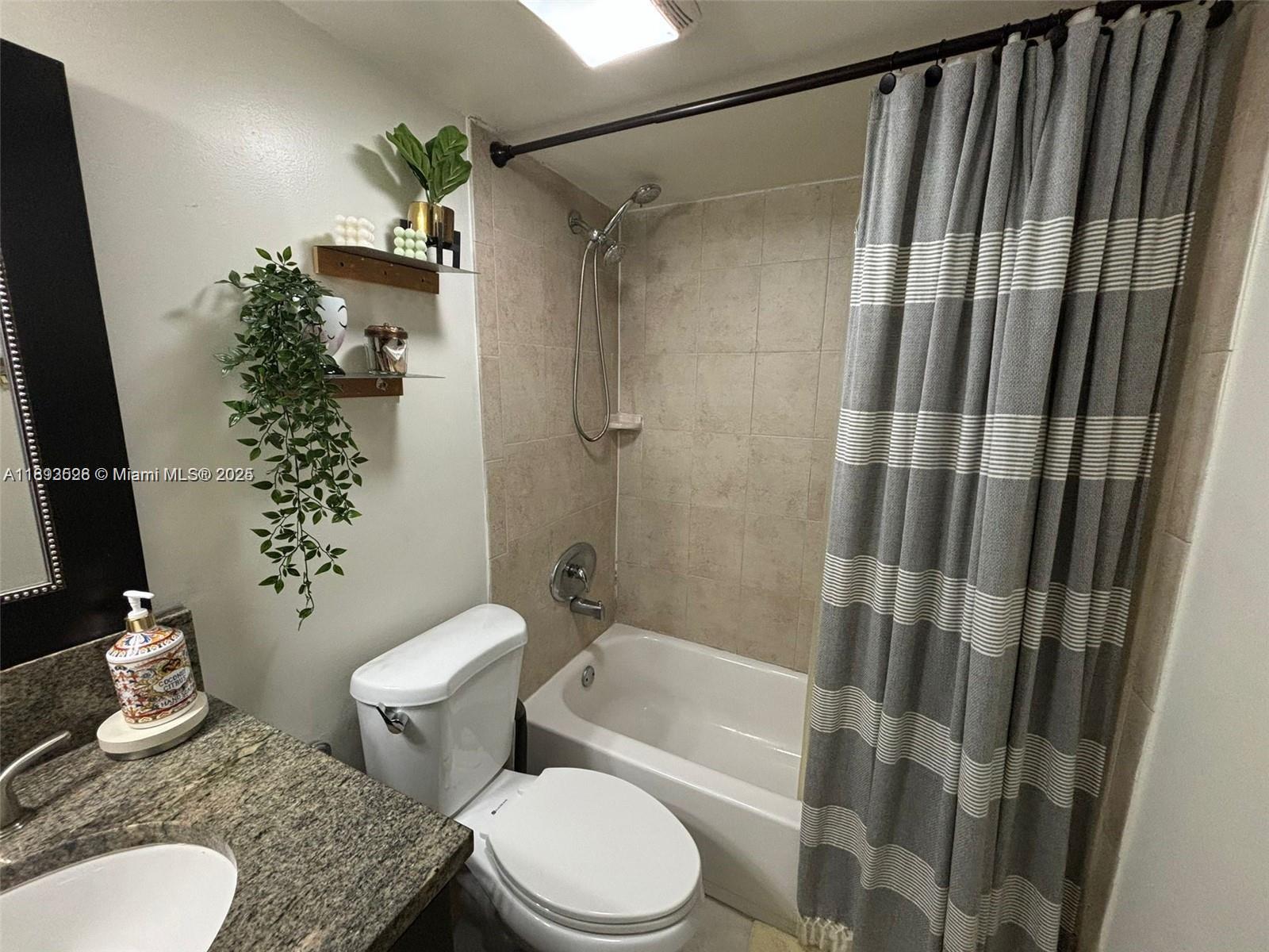 7208 Fairway Drive, Unit I17 Miami Lakes, FL 33014 - Photo 10 of 13