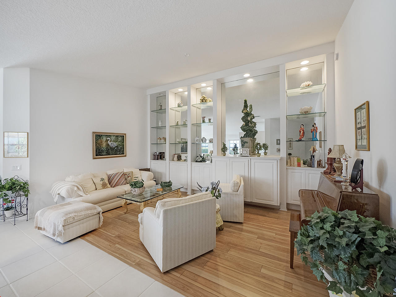 1158 Southwest Balmoral Trace Stuart, FL 34997 - Photo 7 of 32 Living Room