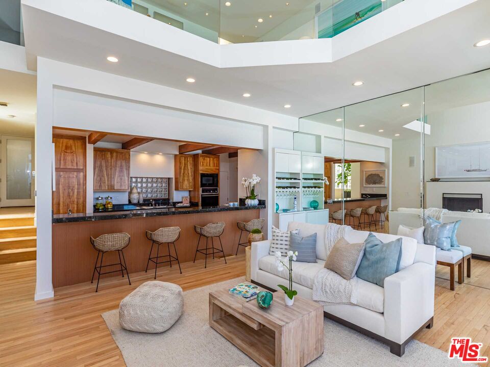 20946 Pacific Coast Highway Malibu, CA 90265 - Photo 4 of 22