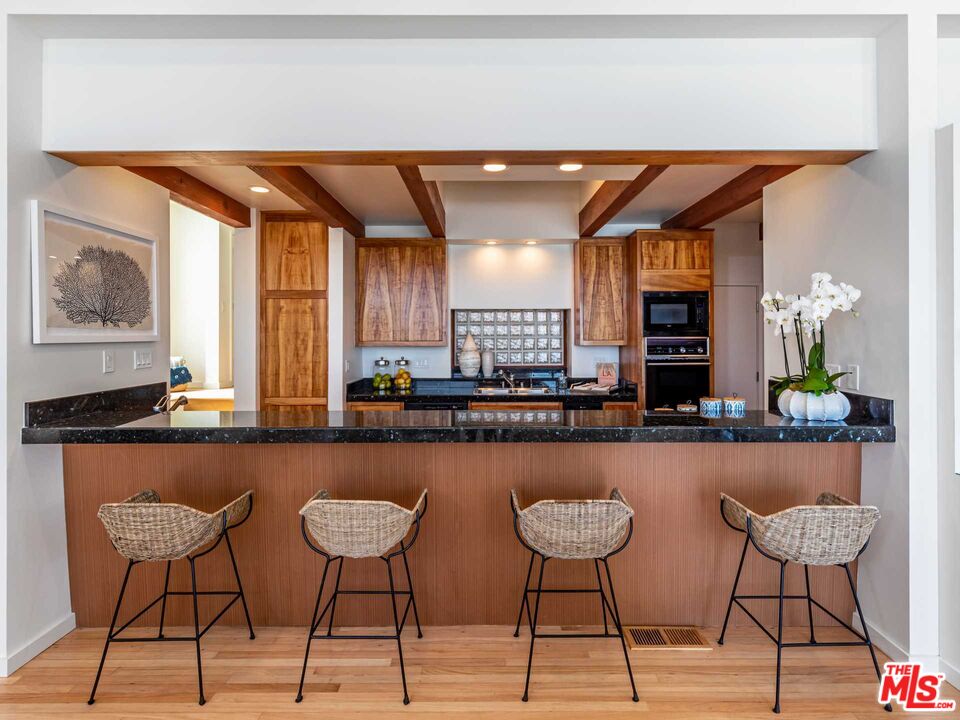 20946 Pacific Coast Highway Malibu, CA 90265 - Photo 5 of 22