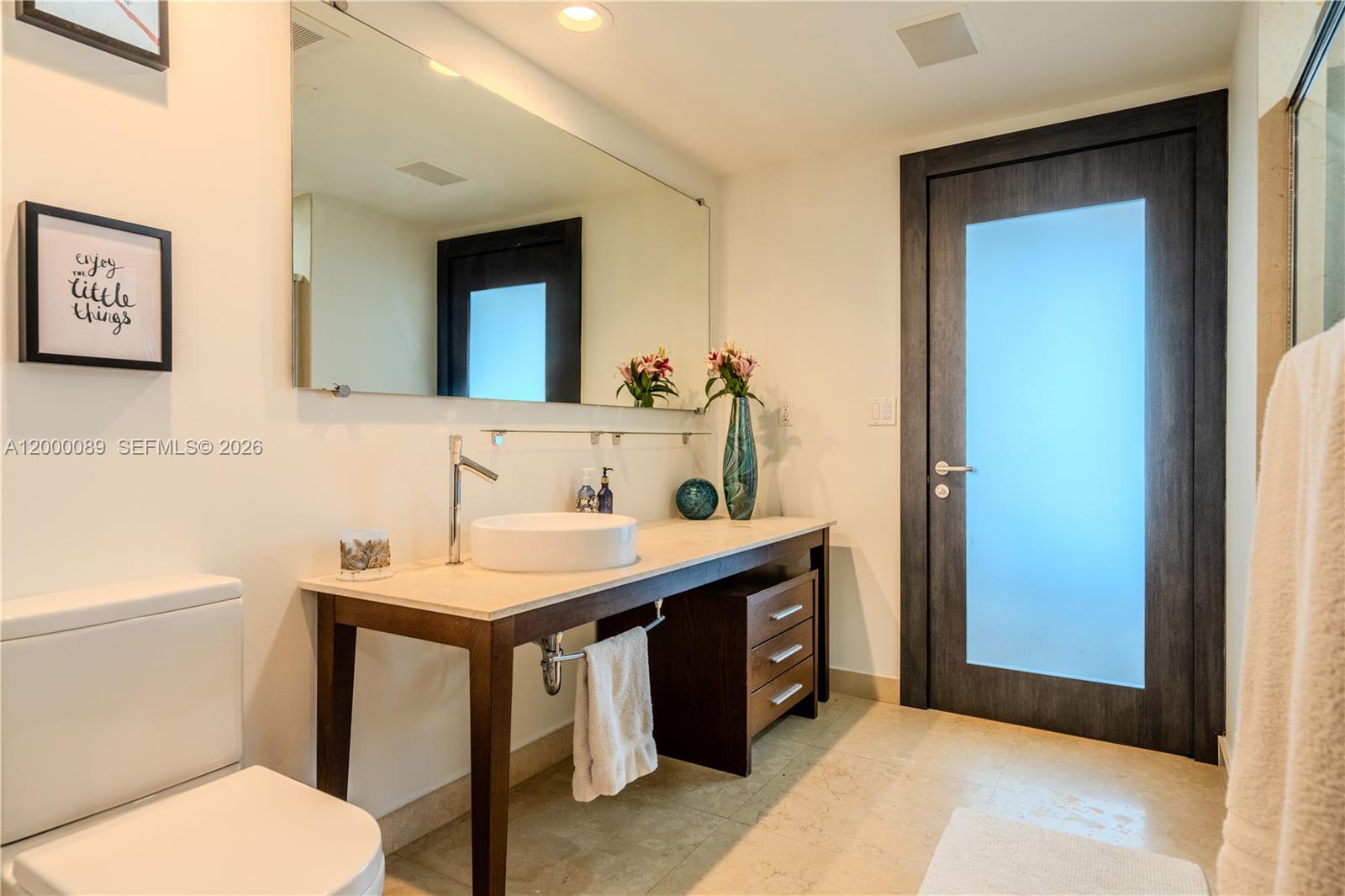 495 Brickell Avenue, Unit PH5703 Miami, FL 33131 - Photo 19 of 52 Guest bathroom
