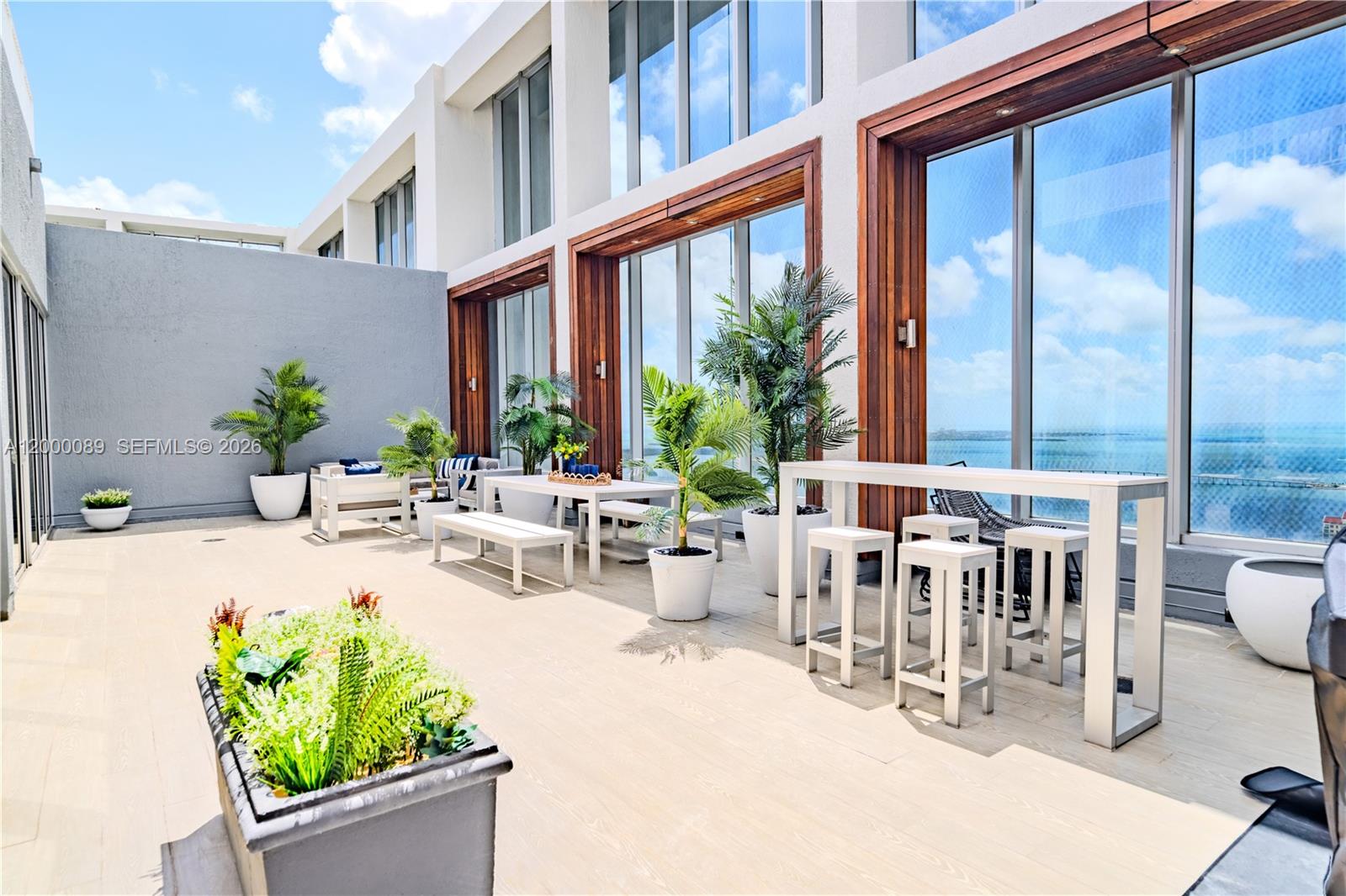 495 Brickell Avenue, Unit PH5703 Miami, FL 33131 - Photo 28 of 52 aprox 800 SF private exclusive patior