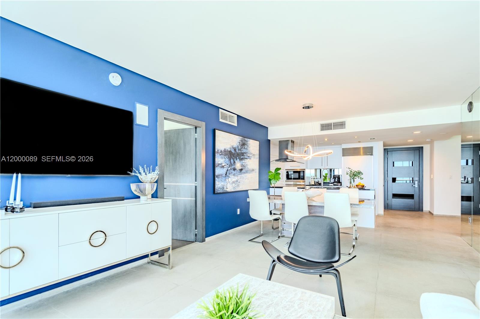 495 Brickell Avenue, Unit PH5703 Miami, FL 33131 - Photo 6 of 52 Open space living with plenty of natural light to open your heart and mind to beautiful Miami ocean views