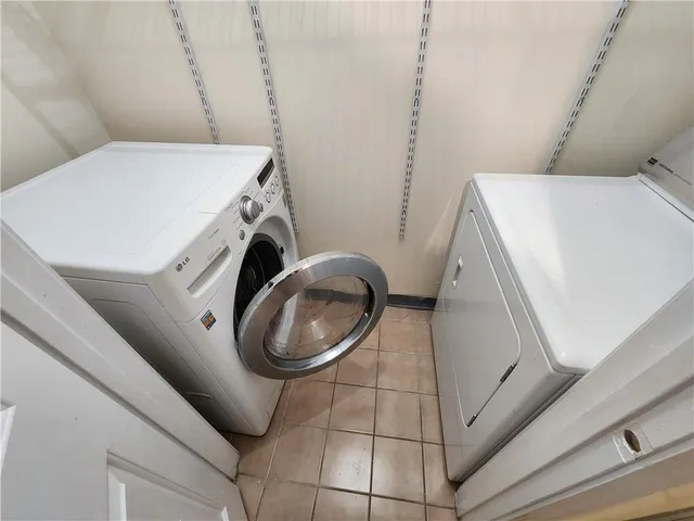 $1,995 | 1074 Peachtree Walk Northeast, Unit B522, Atlanta, GA 30309