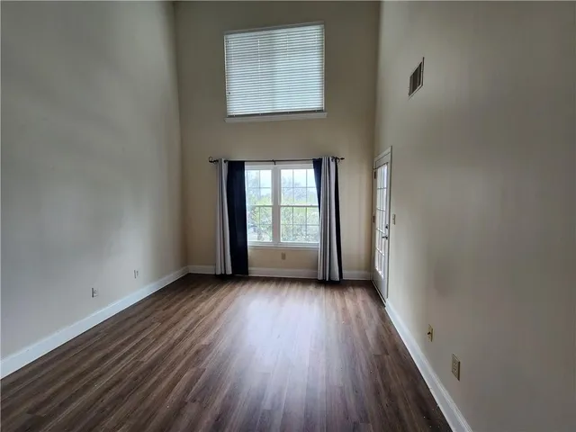 $1,995 | 1074 Peachtree Walk Northeast, Unit B522, Atlanta, GA 30309