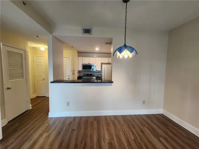 $1,995 | 1074 Peachtree Walk Northeast, Unit B522, Atlanta, GA 30309