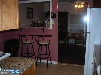 5023 South Convent Lane, Unit J Philadelphia, PA 19114 - Photo 9 of 12 Kitchen