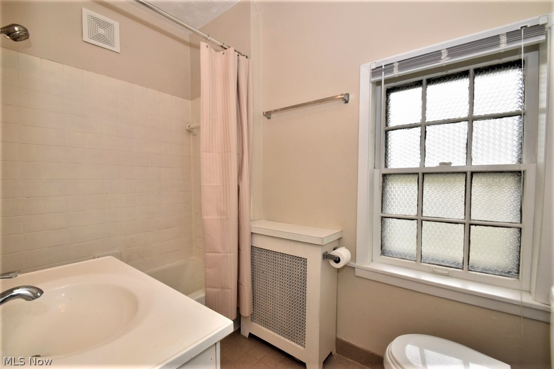 15905 Fernway Road Cleveland, OH 44120 - Photo 26 of 35